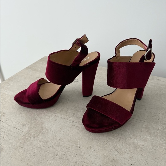 Report Red Velevet Sandals - Picture 3 of 9